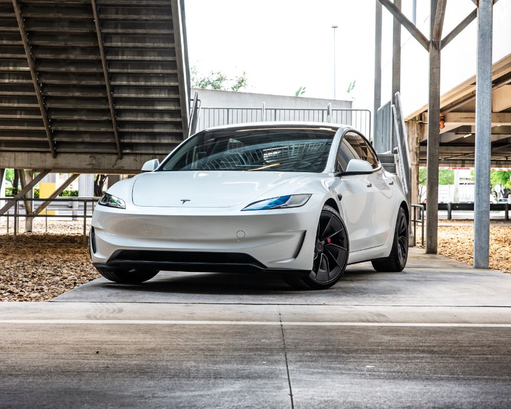 Tesla Model 3 White (5)