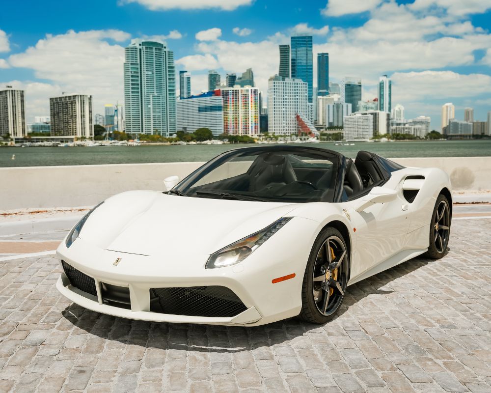 Ferrari 488 Spider White Black (11)